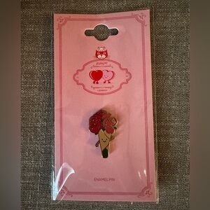 Jellycat Amuseables Rose Bouqet Pin Badge